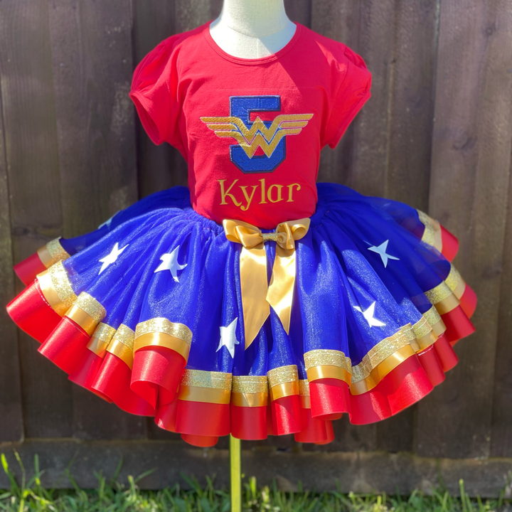 Celebrate in Style with A Wonder Woman Birthday Outfit 6